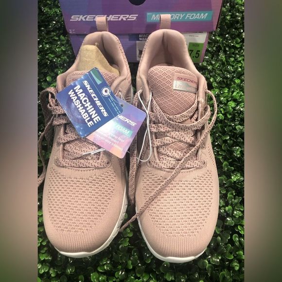 Skechers Shoes - NWT Sketchers Bob Squad Chaos Sneakers Mauve 7.5